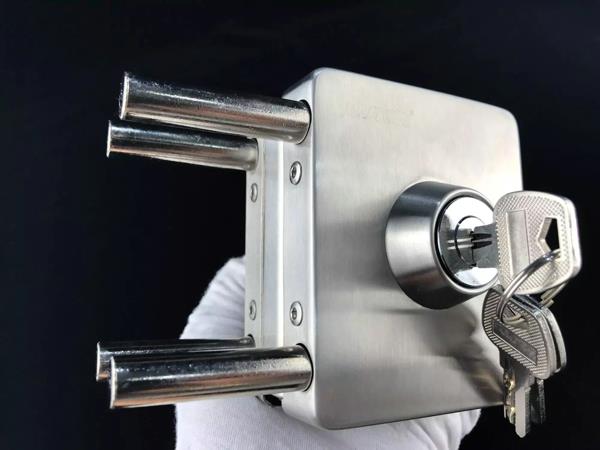 No Hole Open In Glass Door Lock For Single Opening Type