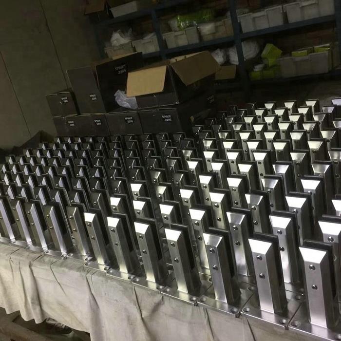 Stainless-Steel-Square-Core-Drilled-Glass-Spigot (4)